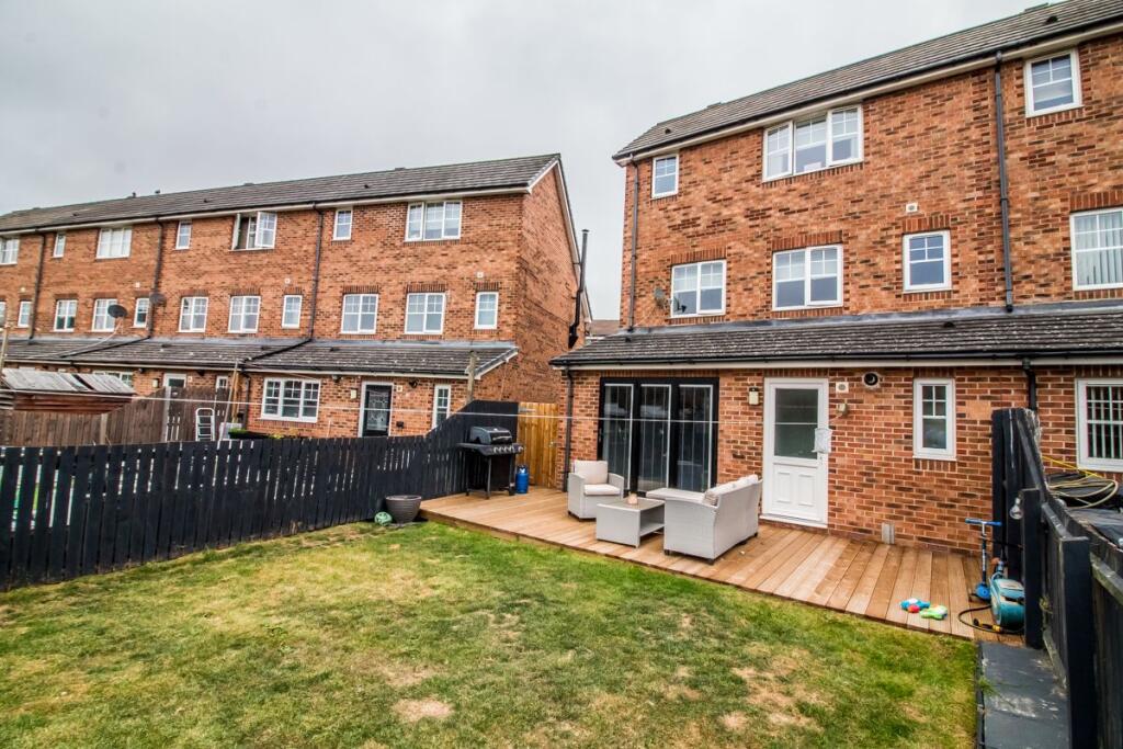 Rear External Pic 2.