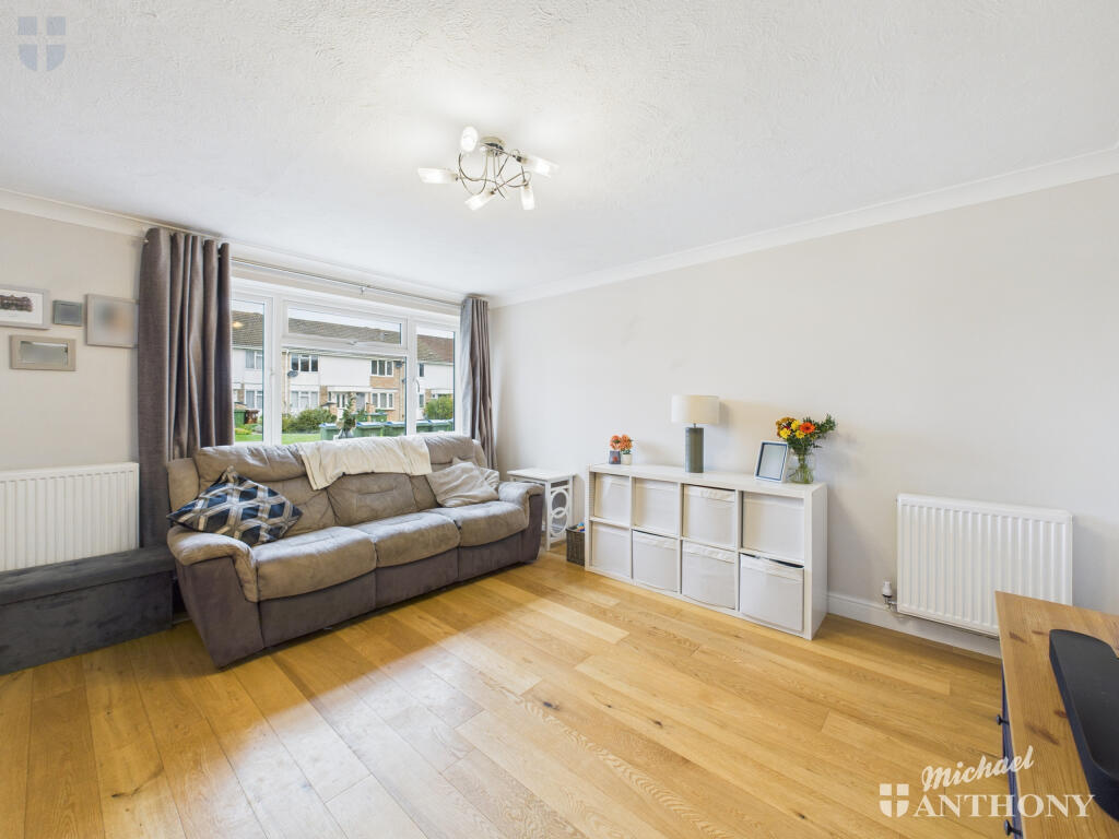 CAM03852G0-PR0449-STILL003