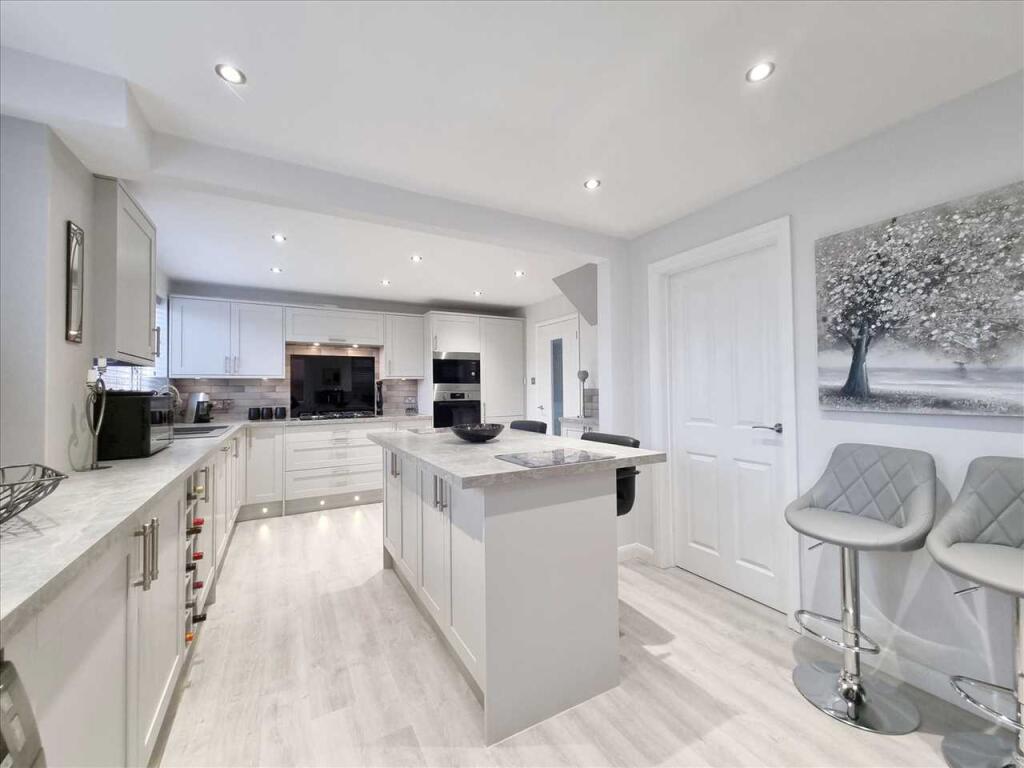 Hall Road, Great Hale
