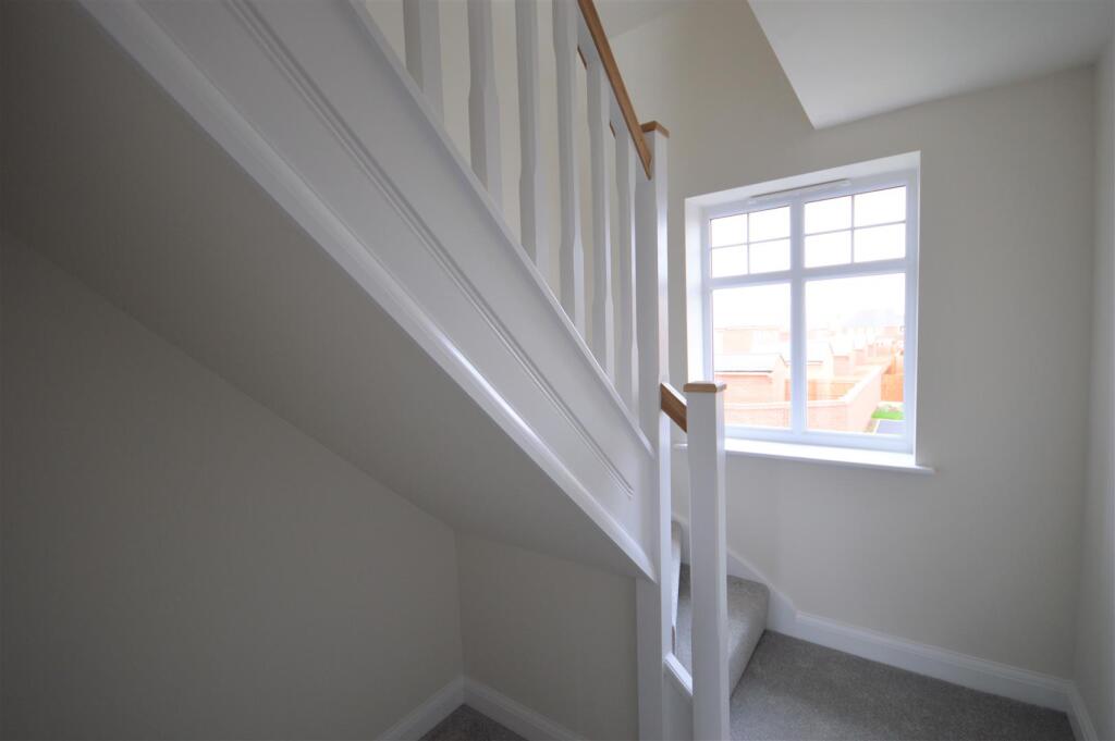 stairs to 2nd floor (2).JPG