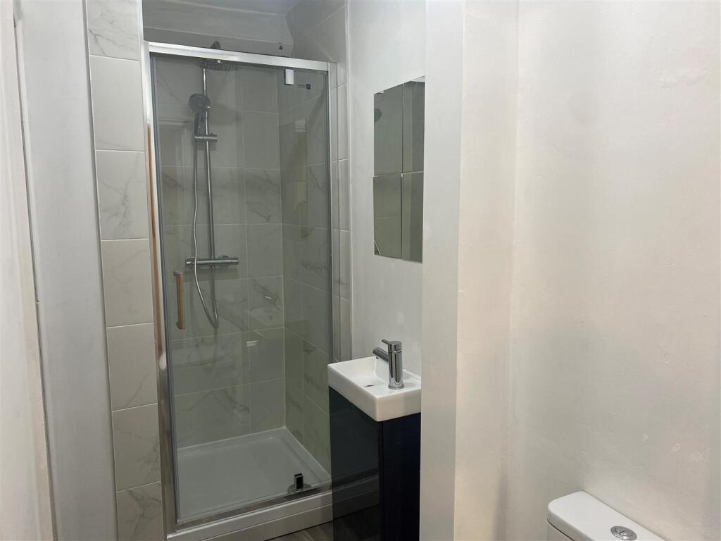 Shower room.jpg