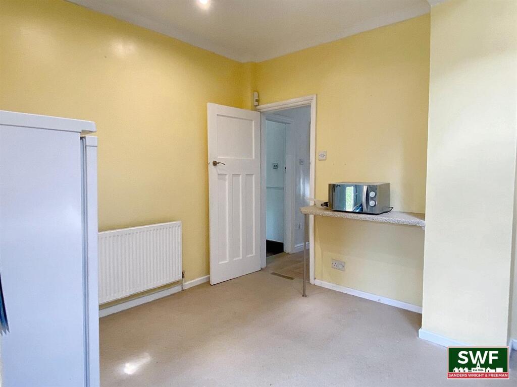 Kitchen3.jpg