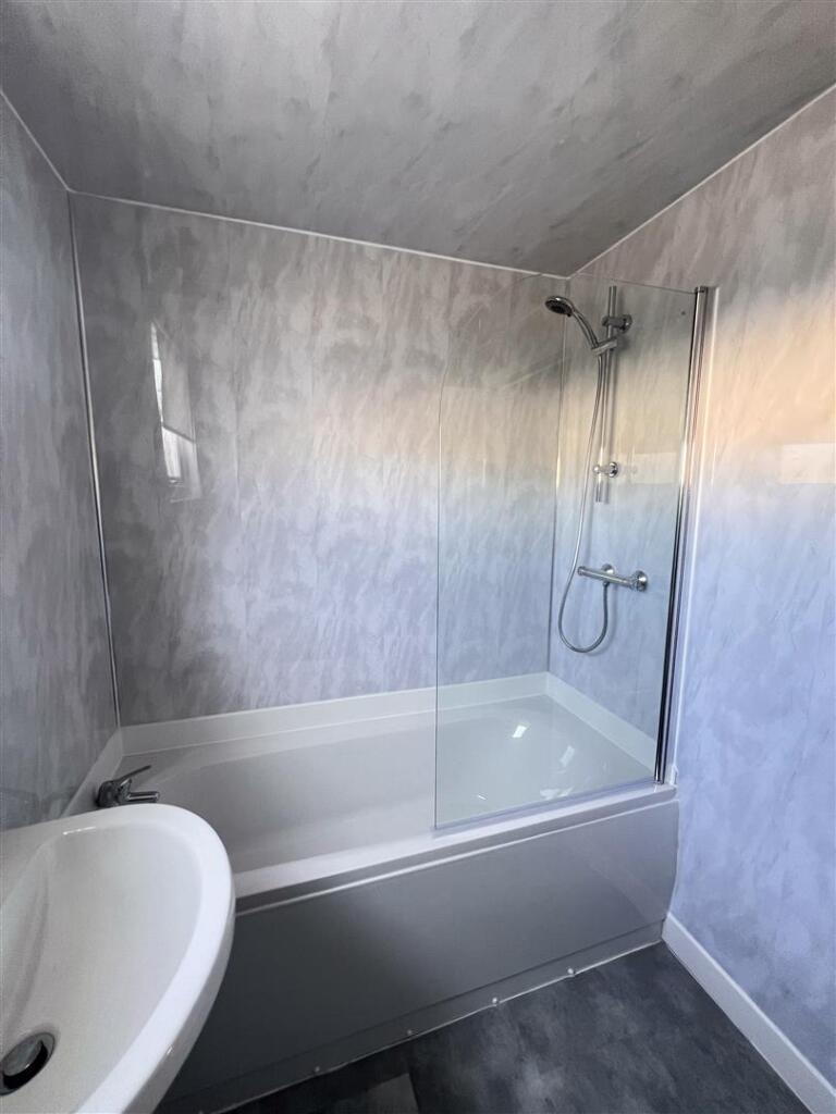 18 Main St Test-13.jpg