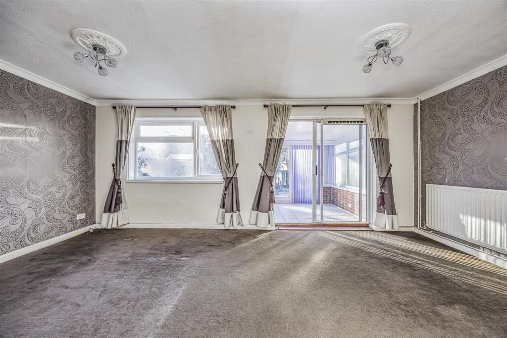37 Springwood Avenue, Waterlooville-PorticoMarketi