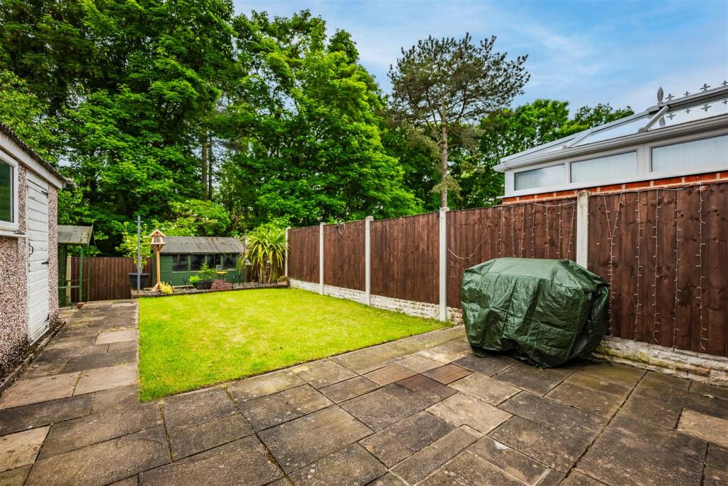 7 Woodview Close-20.jpg
