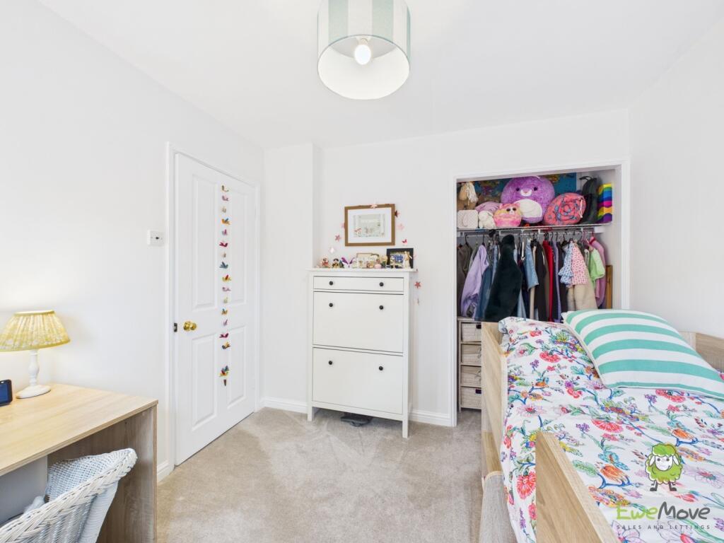 CAM02463G0-PR0086-STILL037