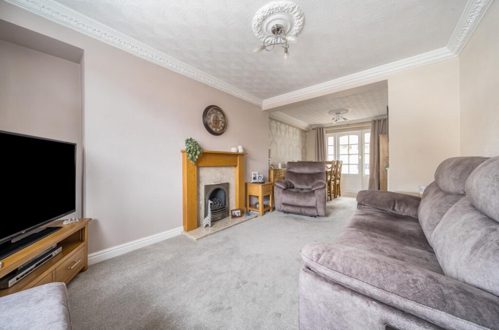 1371207-15-68f61ff9278de