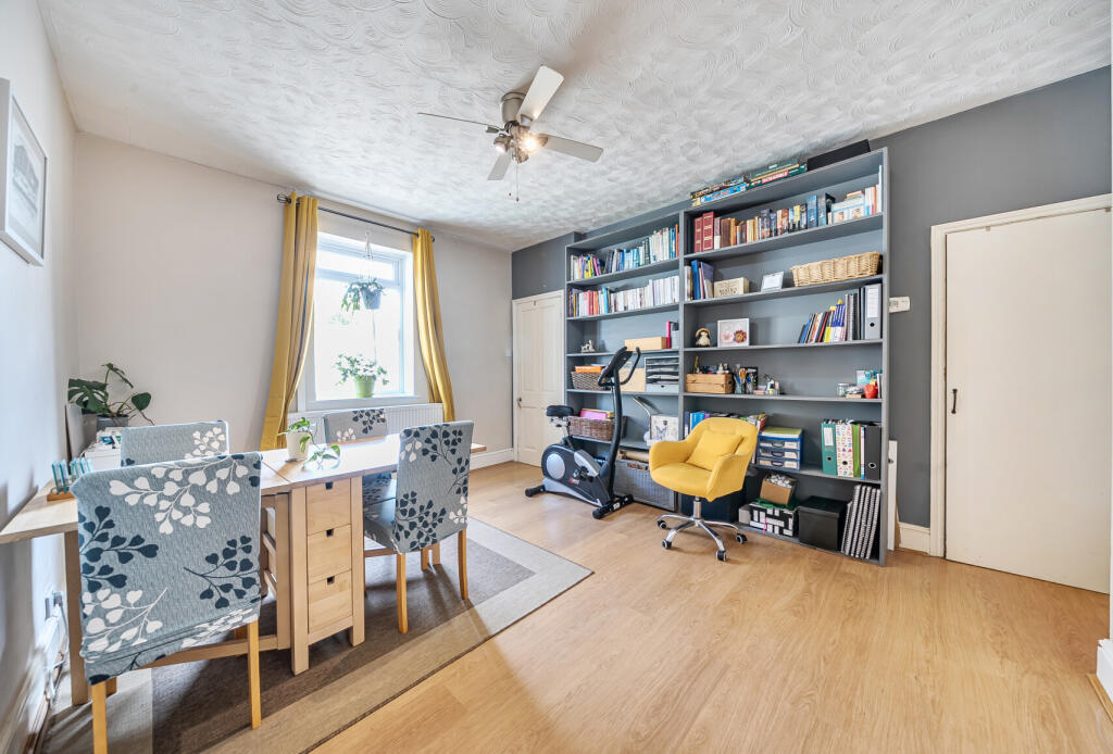 1353802-3-68c42b3...