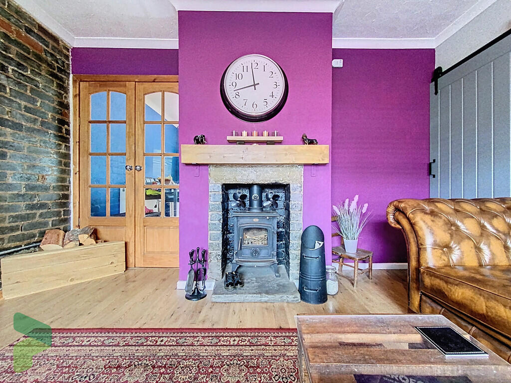 Living Room Featu...