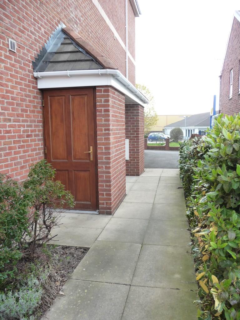 ENTRANCE TO 2 FLATS