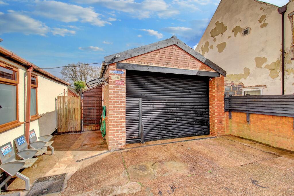 Detached Garage