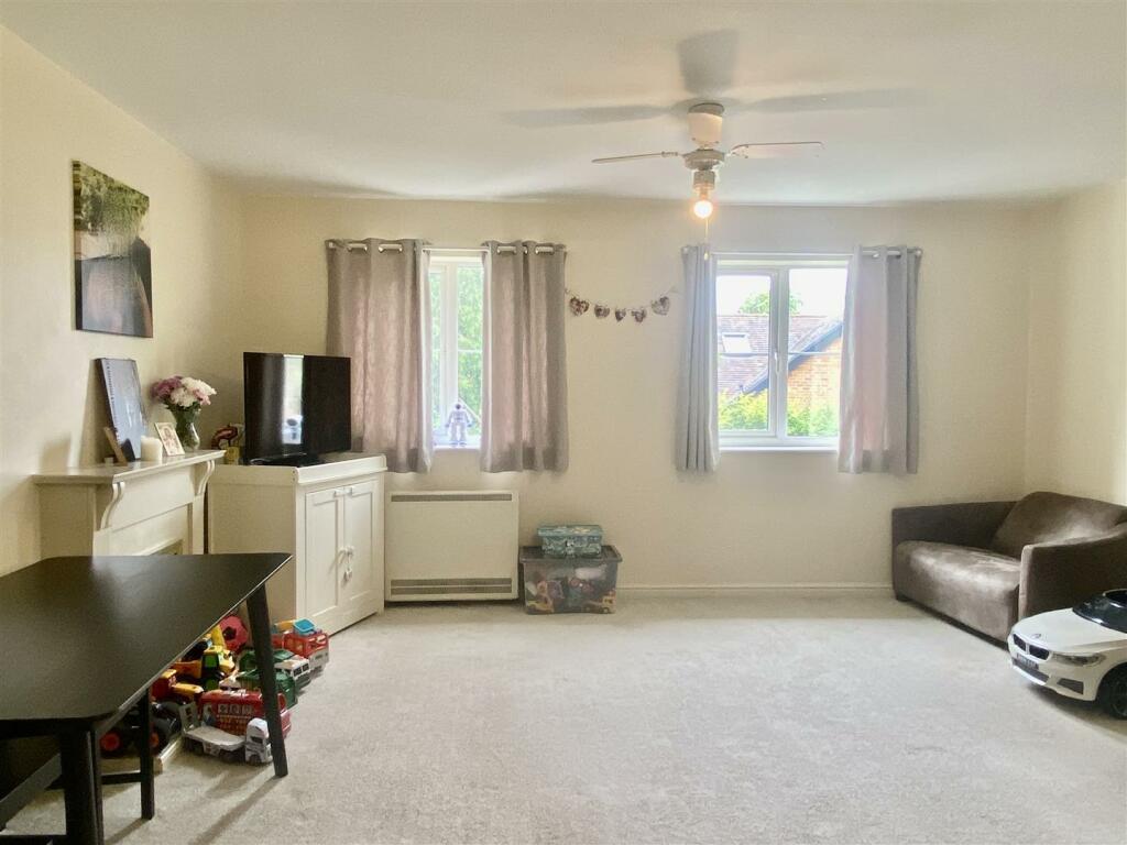 Living Room / Kitchen