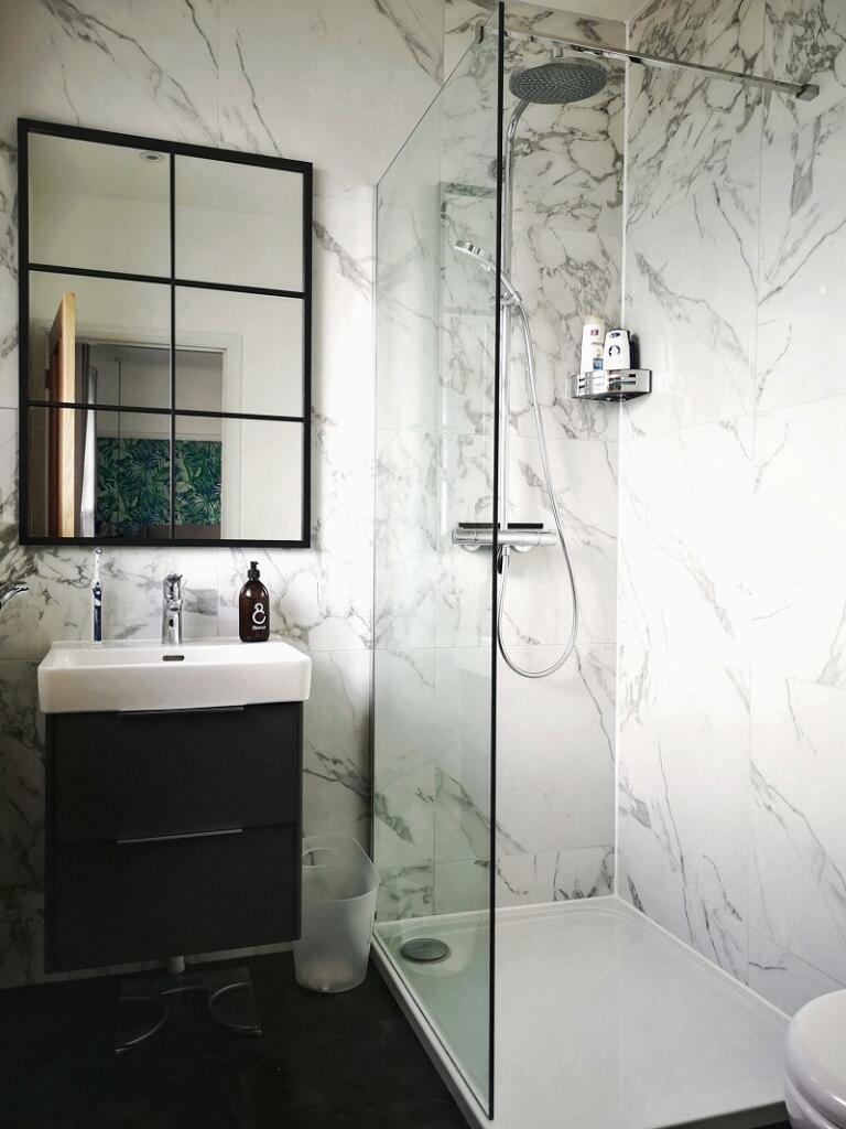 Master Suite &amp; Bathroom