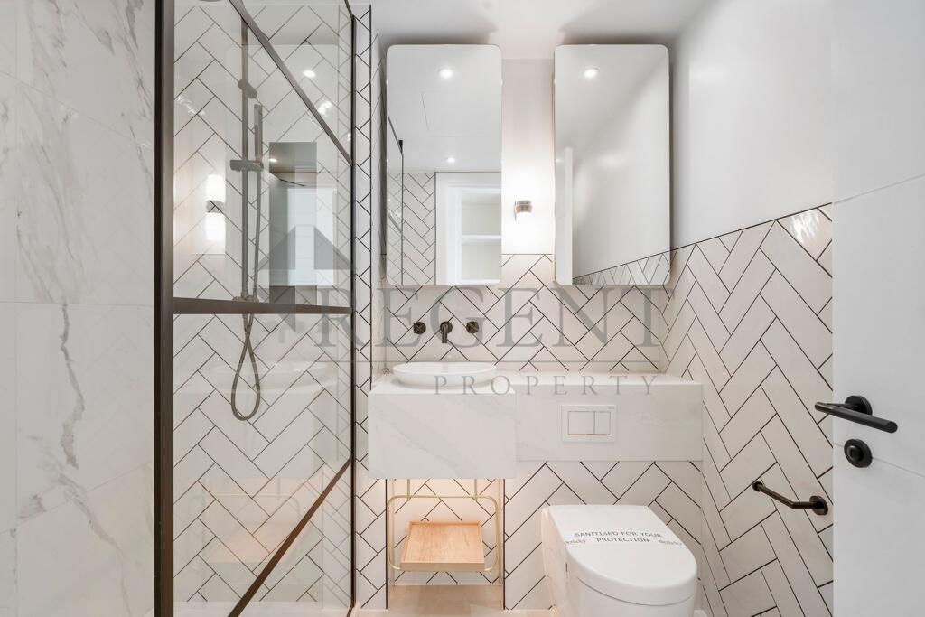 Main ensuite