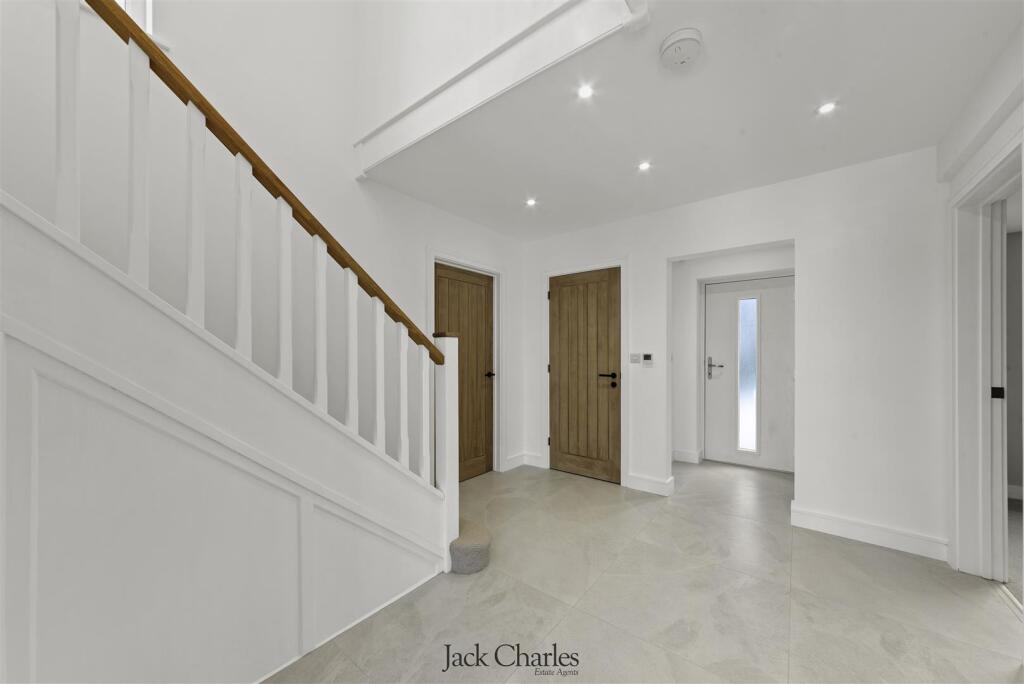 8 Old Hadlow Road 32.JPG