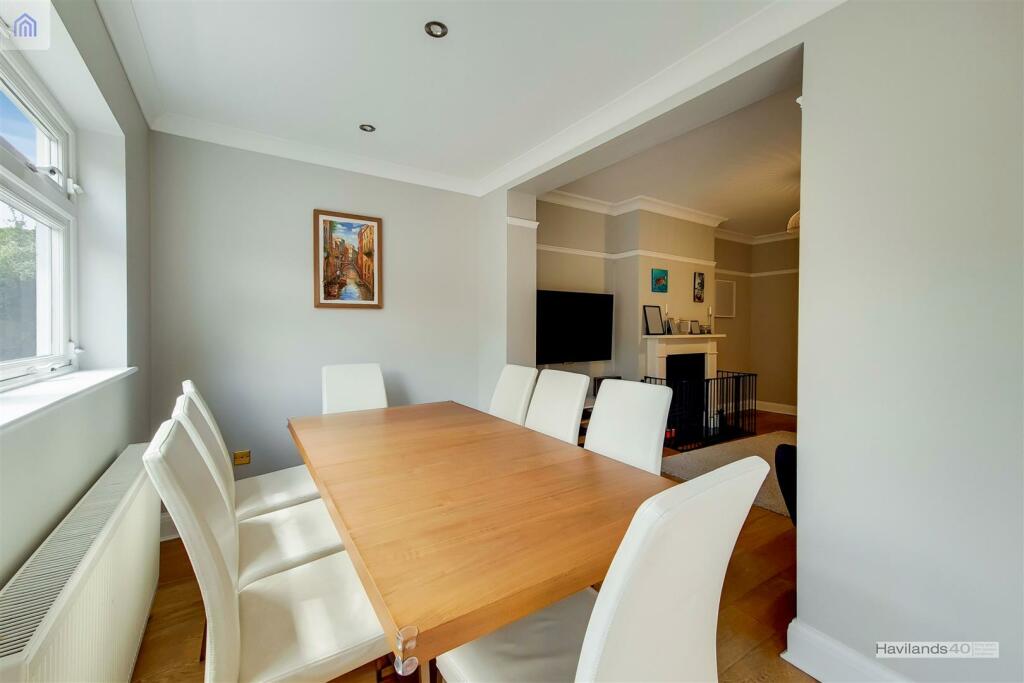 8_Dining Room-0.jpg