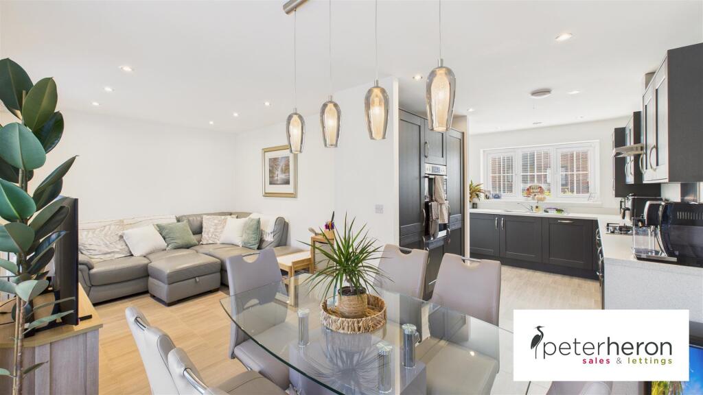 Open Plan Kitching &amp; Living Area