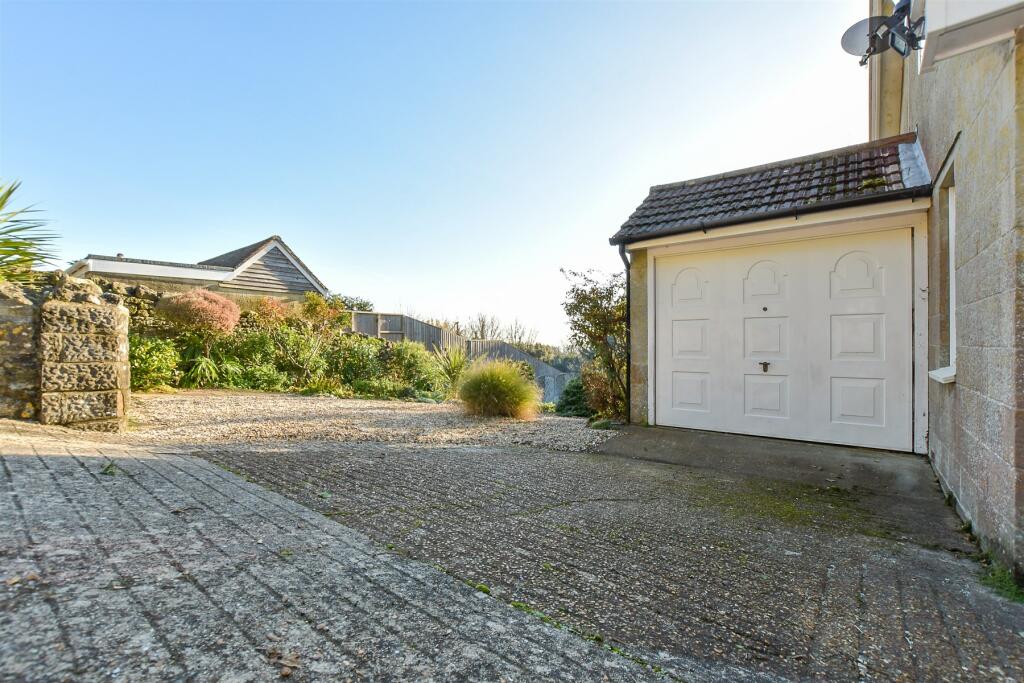Driveway/Parking