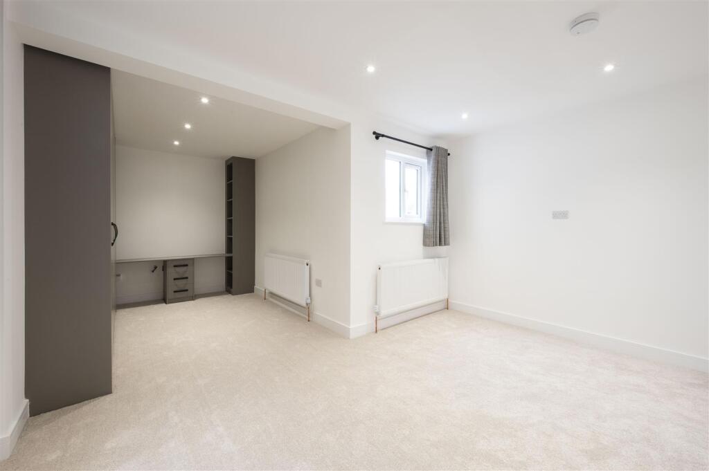 Flat 3, 80 Durham Road,12.jpg