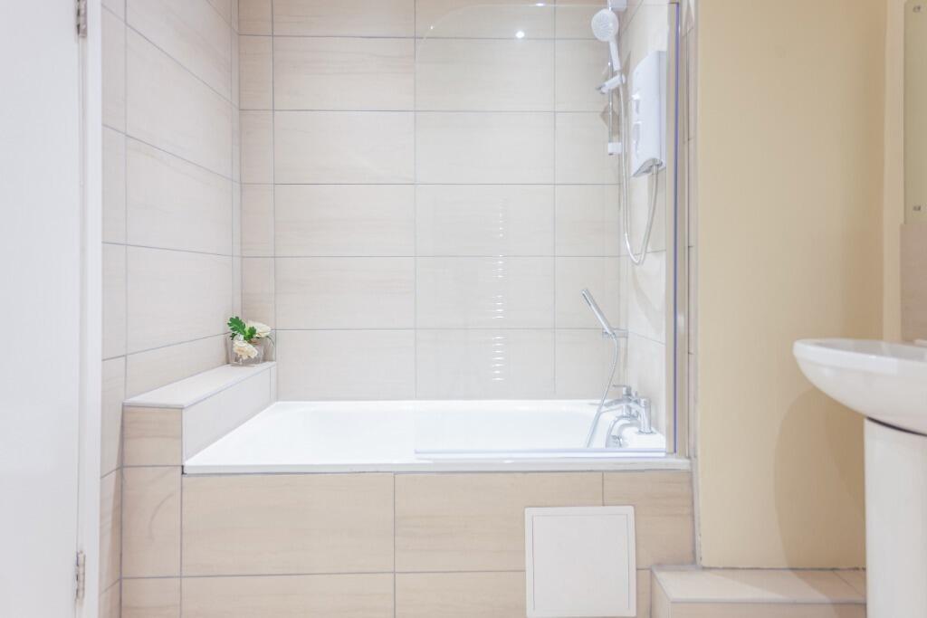 66377_JCO241118_L...