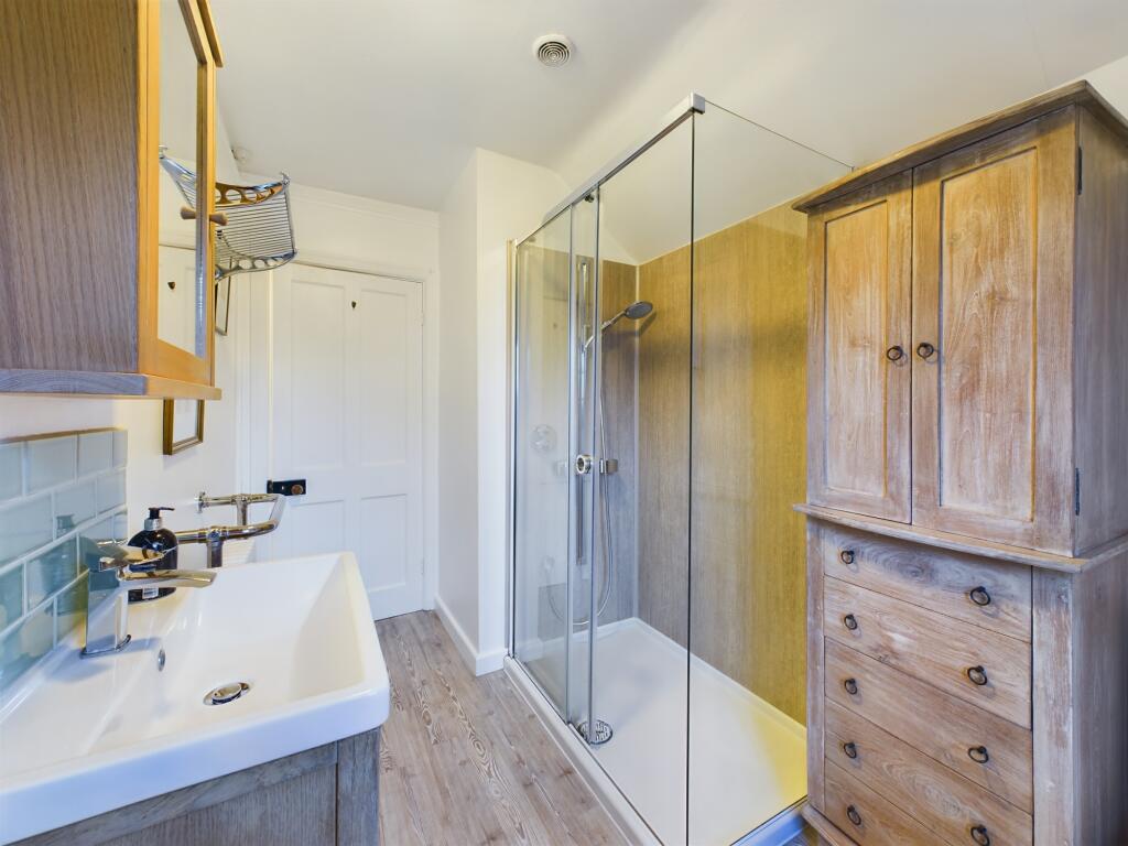 CAM02545G0-PR0321-STILL010