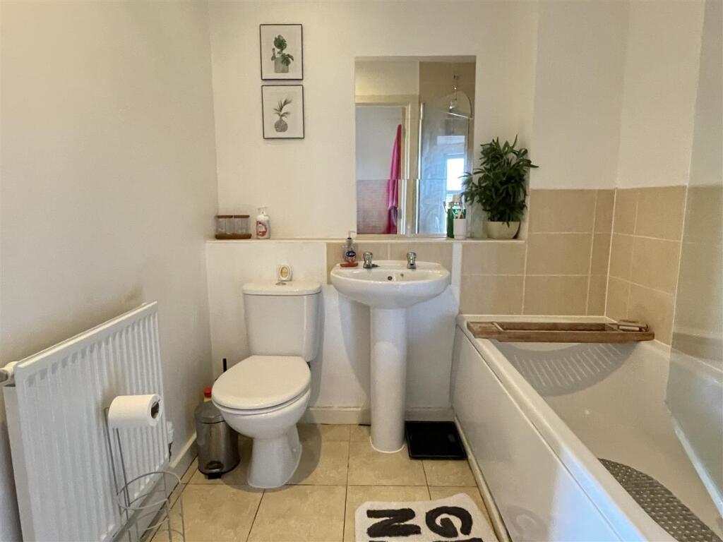 Bathroom.JPG