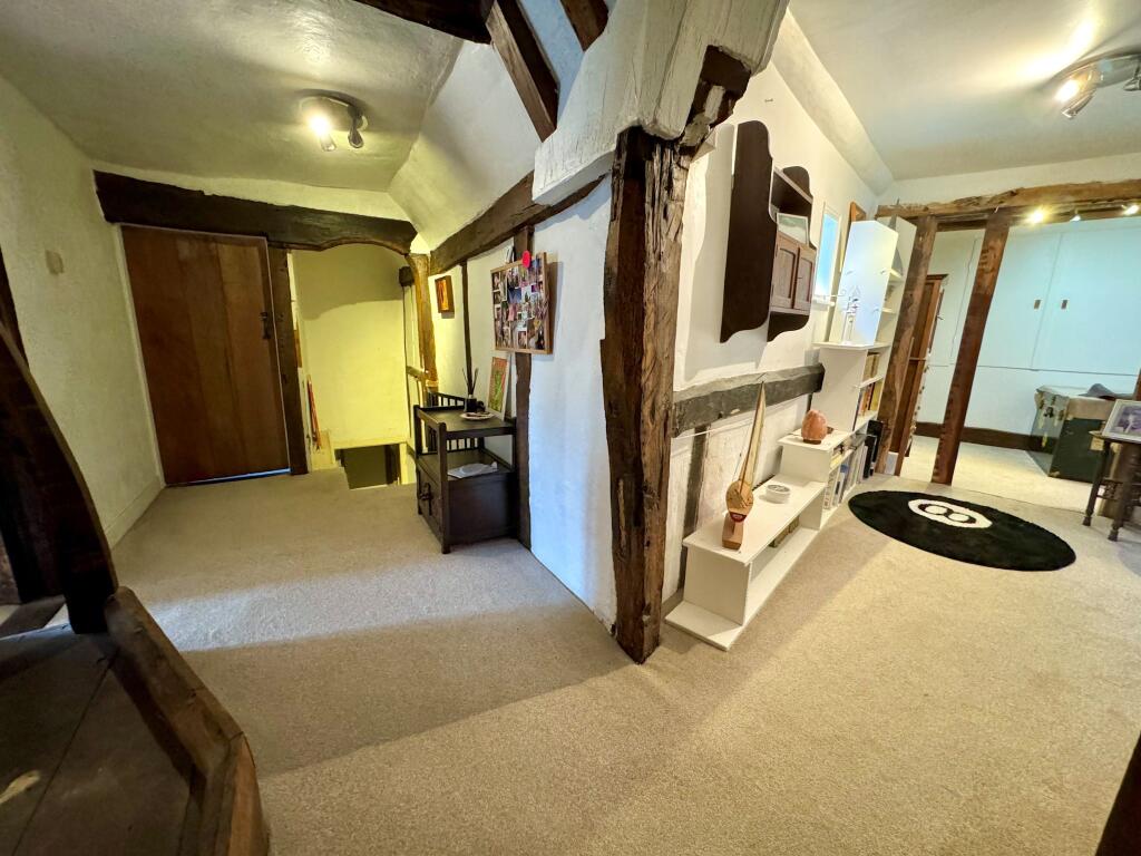 First Floor Landing - Apartment