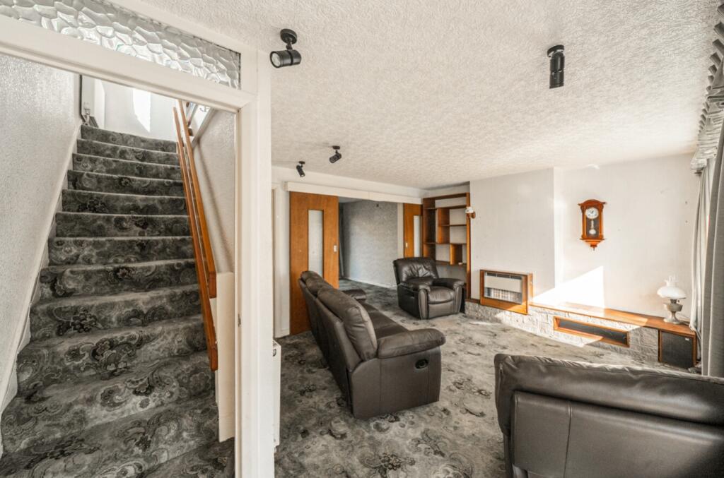 Entrance Hall into Lounge