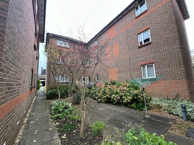 19 York Place courtyard.jpg