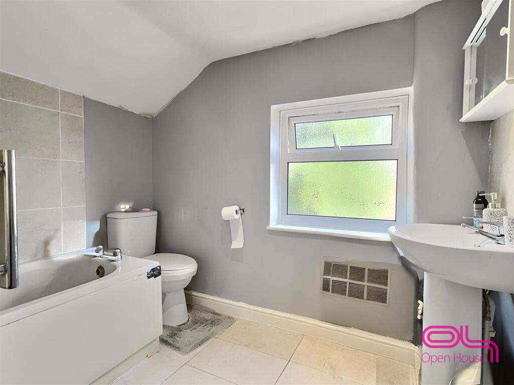 Bath/  Shower Room