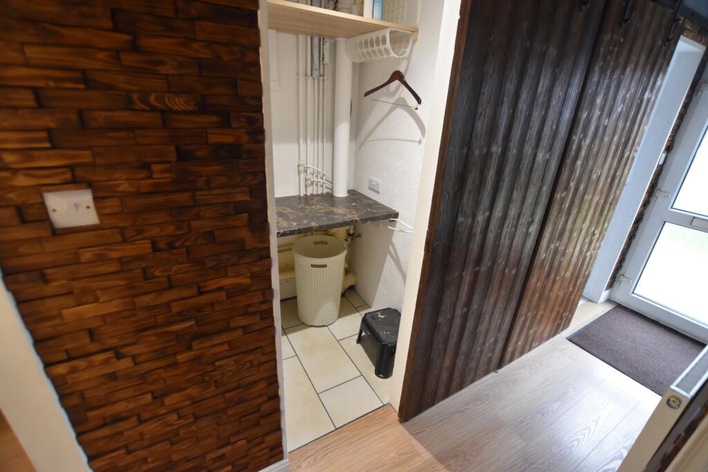 85 Arncliffe Drive utility