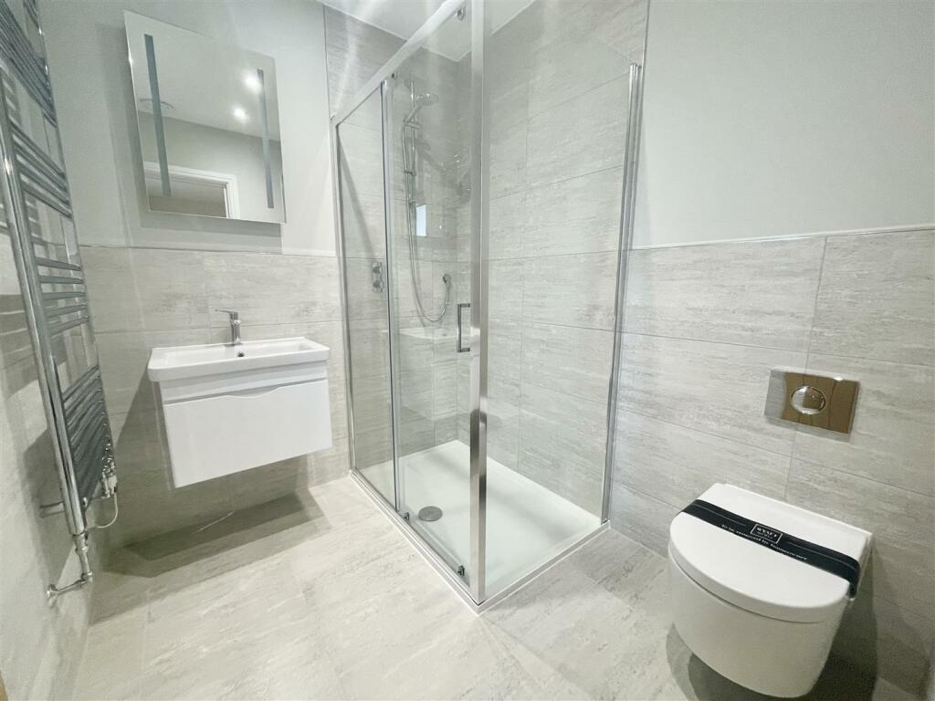 6. ensuite10.jpg