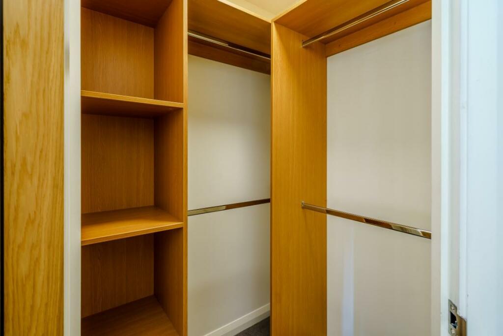 8515756-Interior17 (Medium).jpg