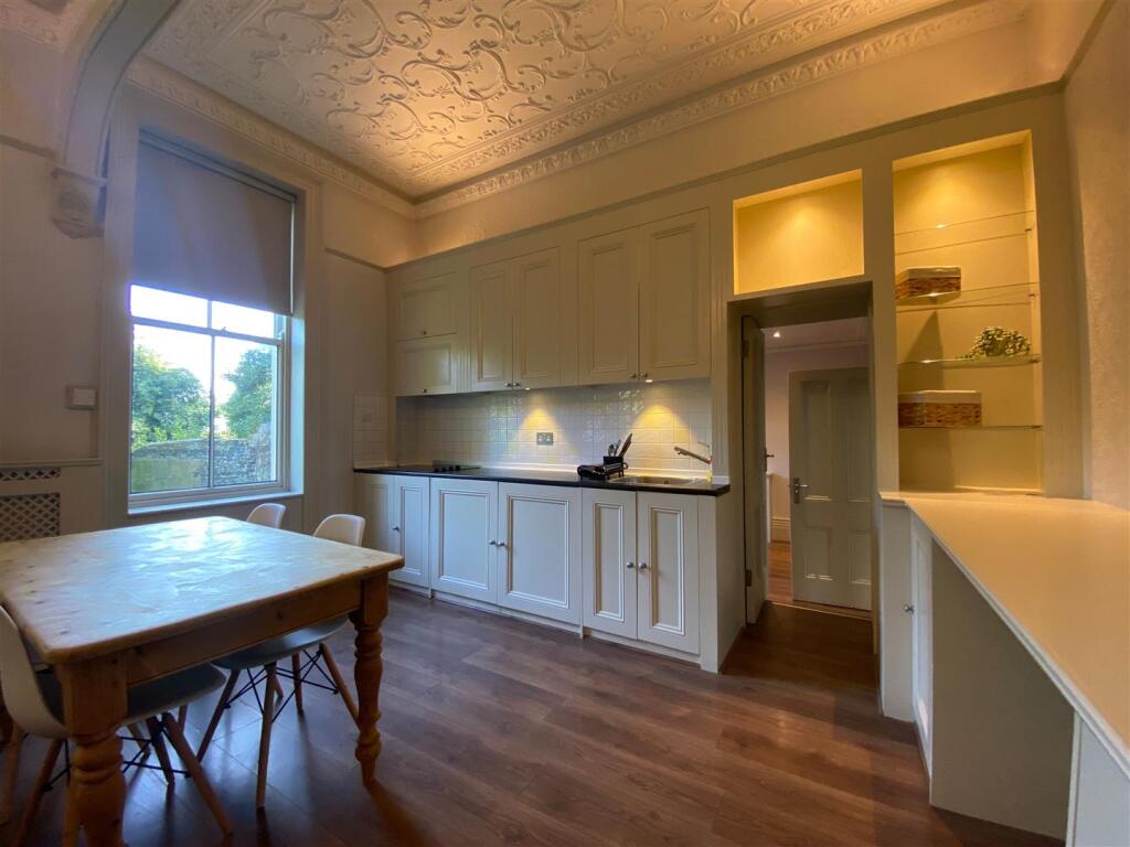 1, 99 BUCKINGHAM ROAD KITCHEN NEW.jpeg