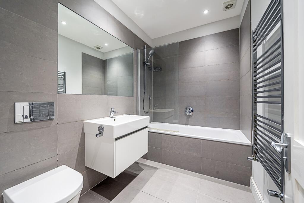 17_Hamlet_Gardens...