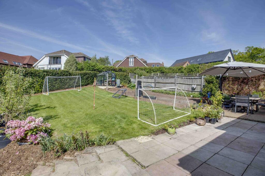 9 Barnhill Close, SL7 3HA (LOW RES)-9