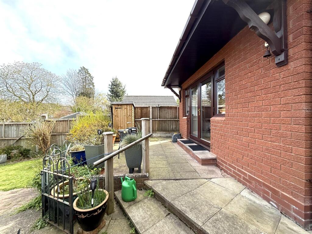 49 armitage rear 3.jpeg