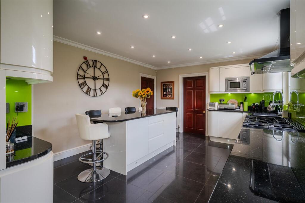 Kitchen-3.jpg