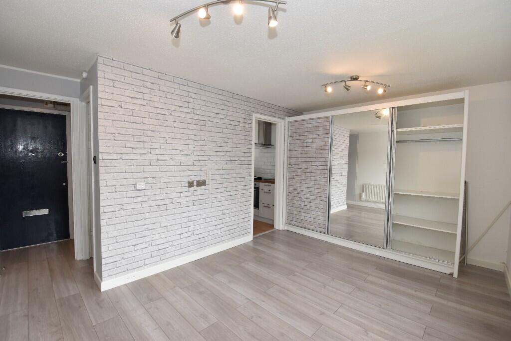 Living/Bedroom
