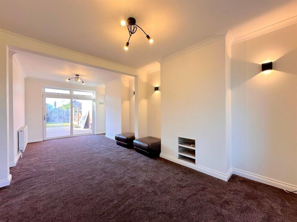 Through Lounge
