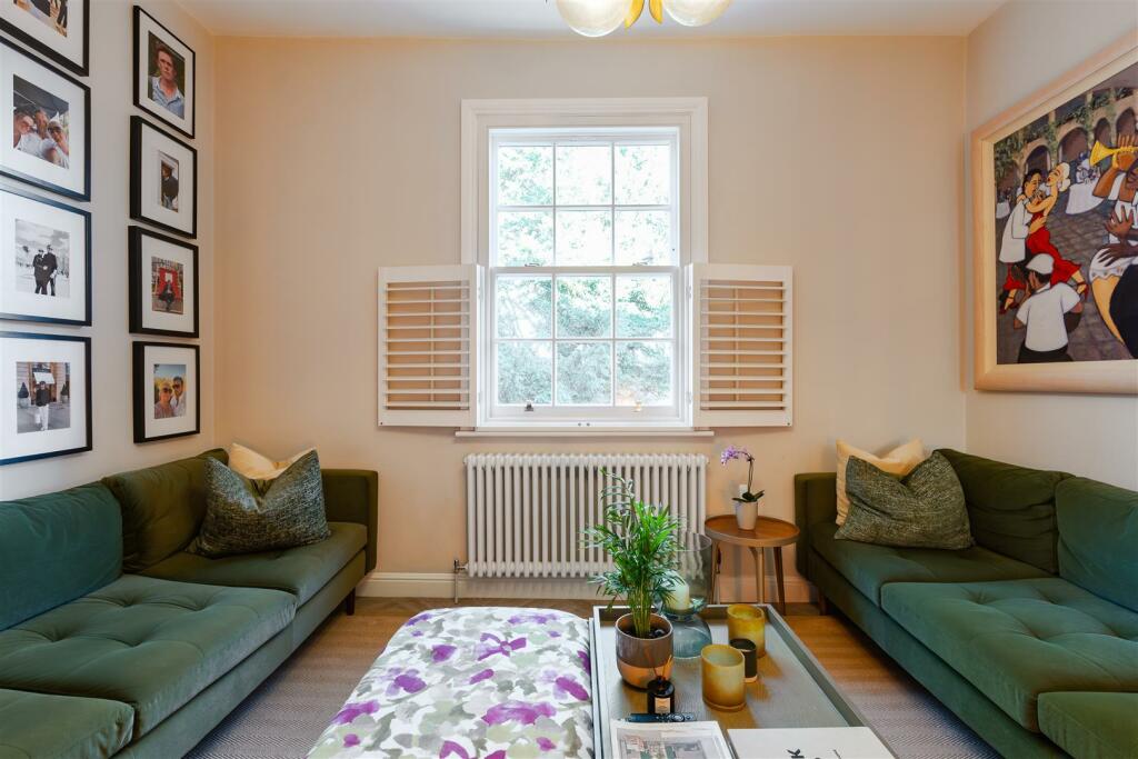 living room-3.jpg