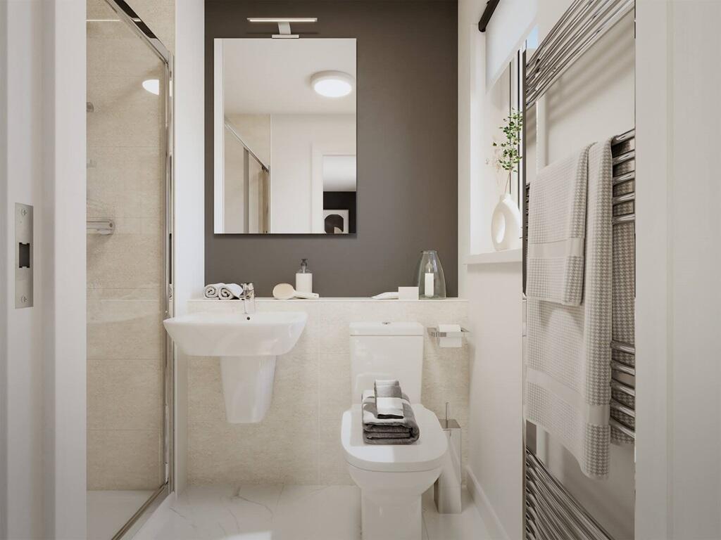 with its en suite shower room