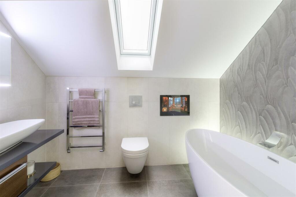 6 Shilton Lane, Bulkington