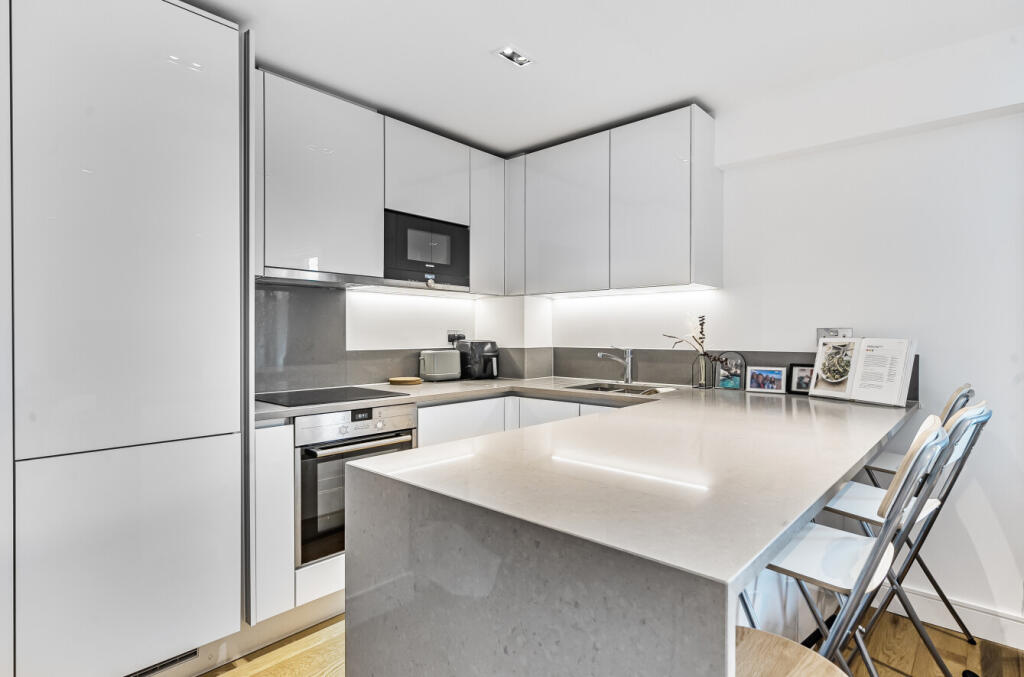 1320107-16-686eb9...