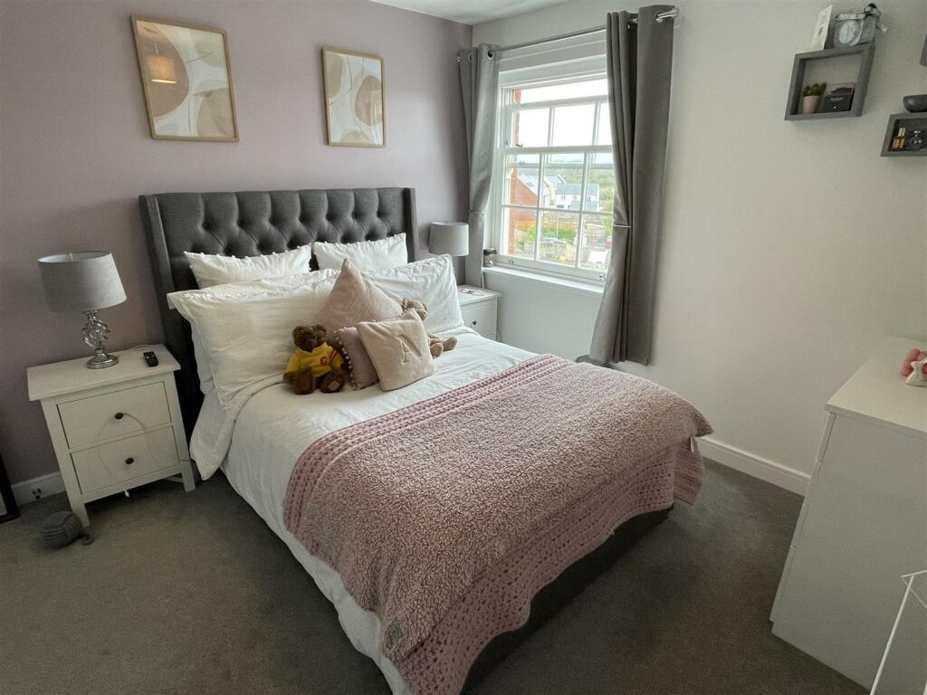 Hercules Road Bedroom 1.jpeg