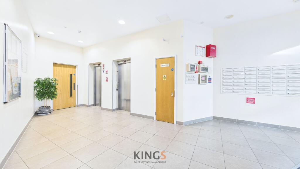 Dunstan Mews, Powell House, EN1