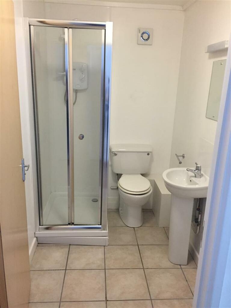 Shower Room-min.jpg