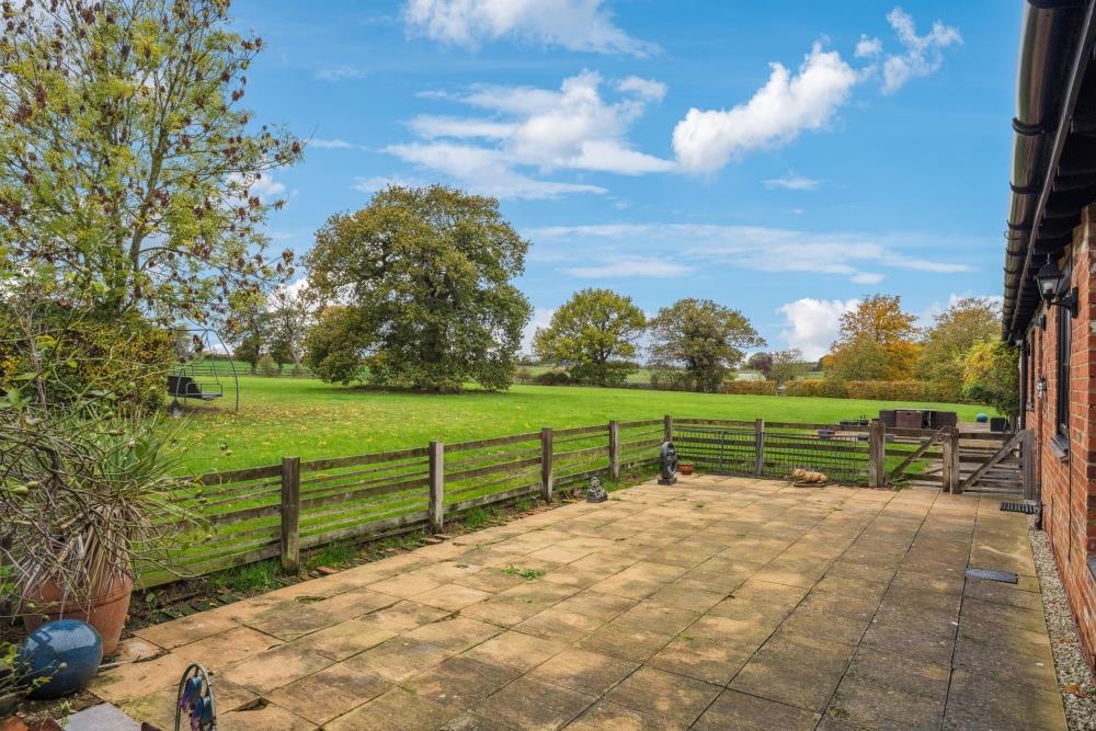 DSC06809-ce564fdd8b1da6f2746bf5f35177a02b - 800px.