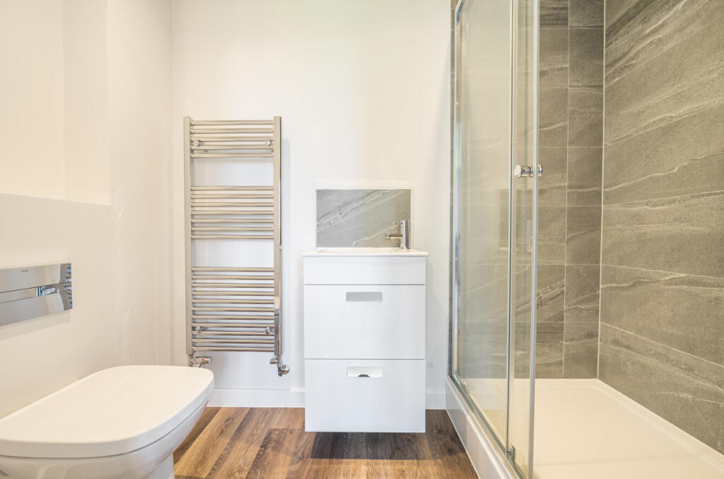 1348869-24-68bea6...