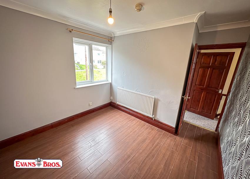 DOUBLE BEDROOM 2
